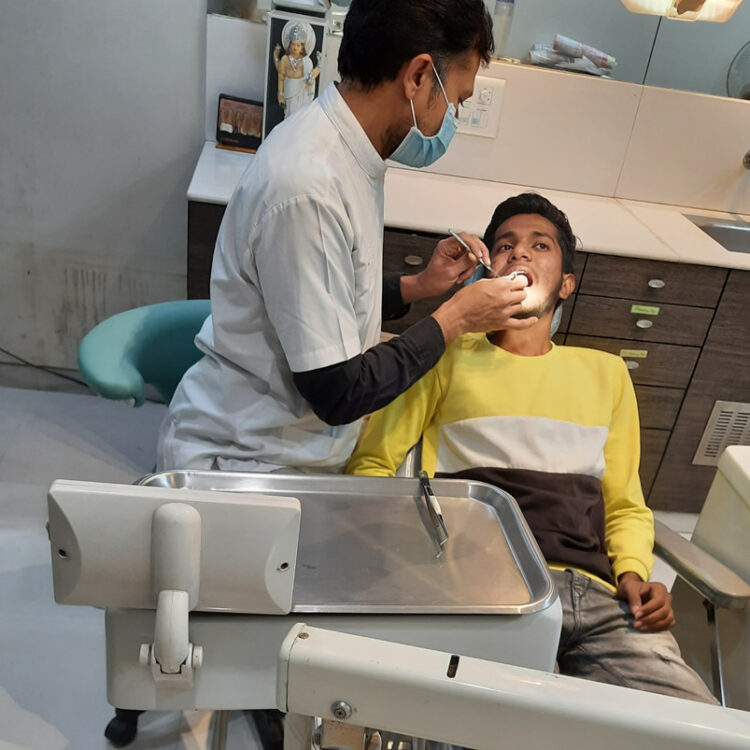 dental-treatment-dr-nawale-dentocare-aurangabad